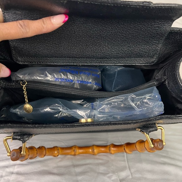 🌟 Authentic Vintage Gucci Diana Bag – Excellent Preowned Condition! 🌟 - Picture 9 of 15